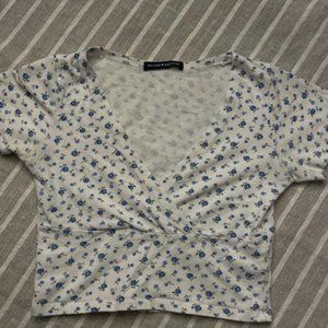 Blue and White Floral Brandy Melville tshirt
